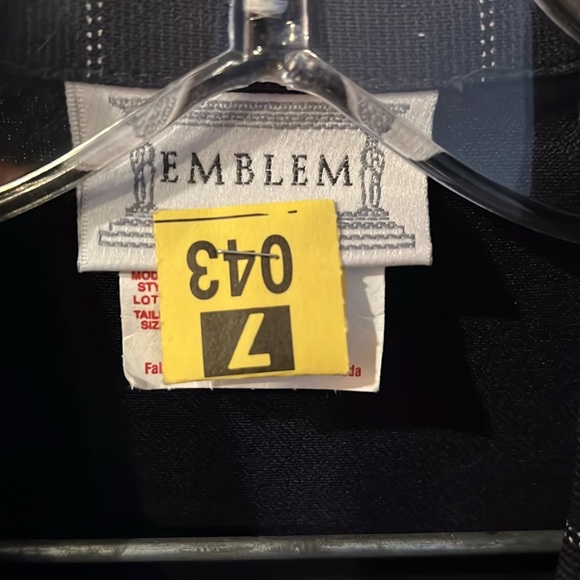 Emblem - Navy Pinstripe Rayon-blend 3 in 1 (Blazer Pant Skirt) Suite - Size 7 - Picture 11 of 13